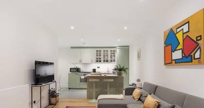 Stylish 2 Bed w/roof terrace -5 mins FR Clapham