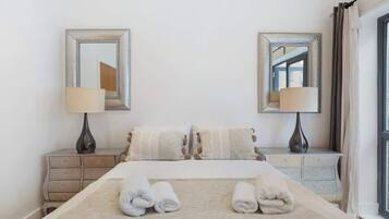 Desk, iron/ironing board, travel cot, WiFi