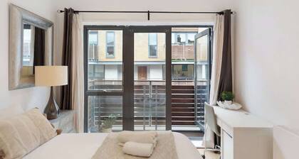 Stylish 2 Bed w/roof terrace -5 mins FR Clapham
