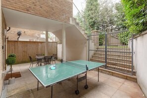 Terrace/patio - Delightful 1Bed-Private Patio-FR Parking-PingPong (Greater London)