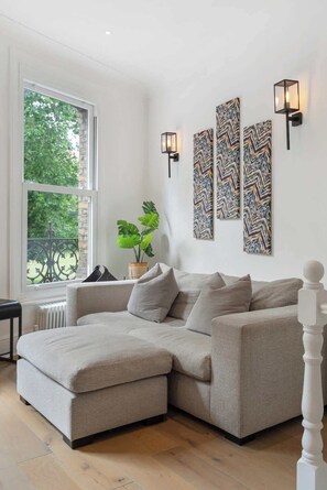 TV, video games, offices - 2bed/2BR w/AC & Stunning Views - Clapham Common (Greater London)