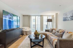 TV, offices - Gorgeous 2BR2BA w Balcony & AC Clapham North (Greater London)