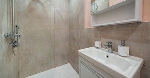 Hair dryer - Private Room in Hamrun with Shared Kitchen & A/C (Hamrun)