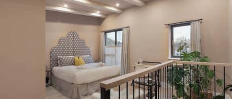 Desk, iron/ironing board, travel cot, WiFi