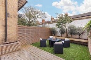 Outdoor dining - Magical 3BR/2BA-w/Garden-Clapham (Greater London)