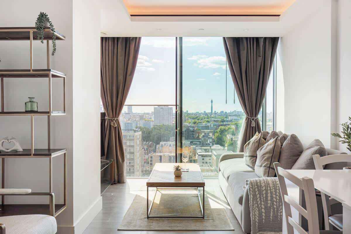 2br With Ac, Gym, Pool & City Views - London