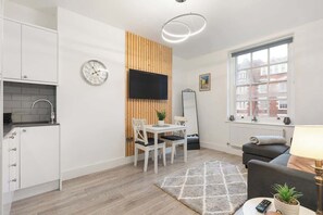 TV, offices - Amazing 1 bed - St John’s Wood (Greater London)