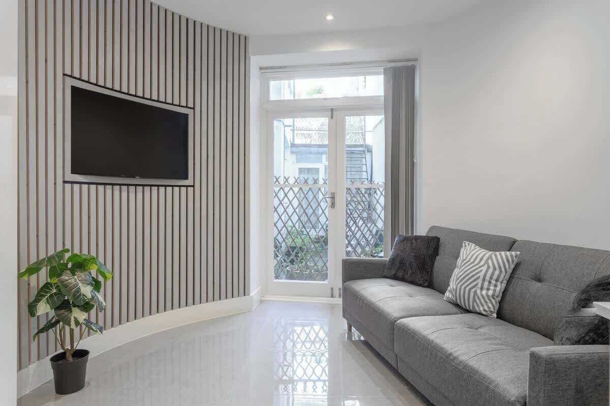 TV, offices