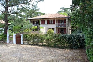 Exterior - Vrbo Property (Arcachon)