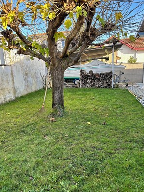 Property grounds - Vrbo Property (Andernos-les-Bains)