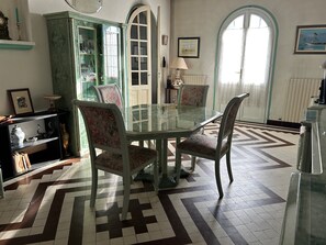 Dining - Vrbo Property (Andernos-les-Bains)