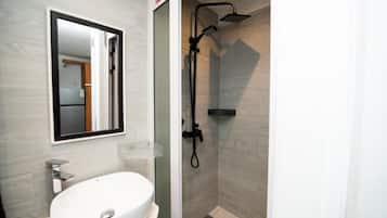 Double Room, Beach View | Bathroom