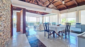 Penthouse Supérieur, vue baie | Terrasse/Patio