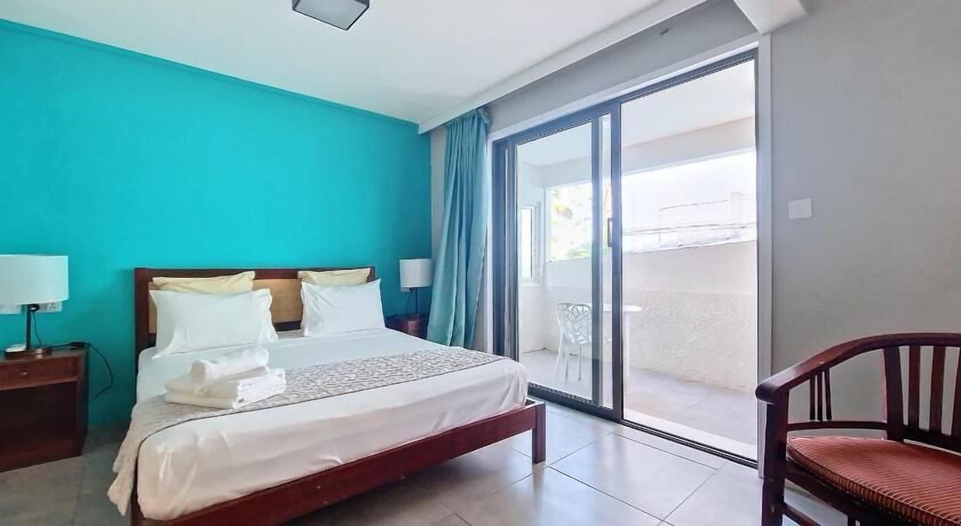 In-room safe, blackout curtains, iron/ironing board, free WiFi