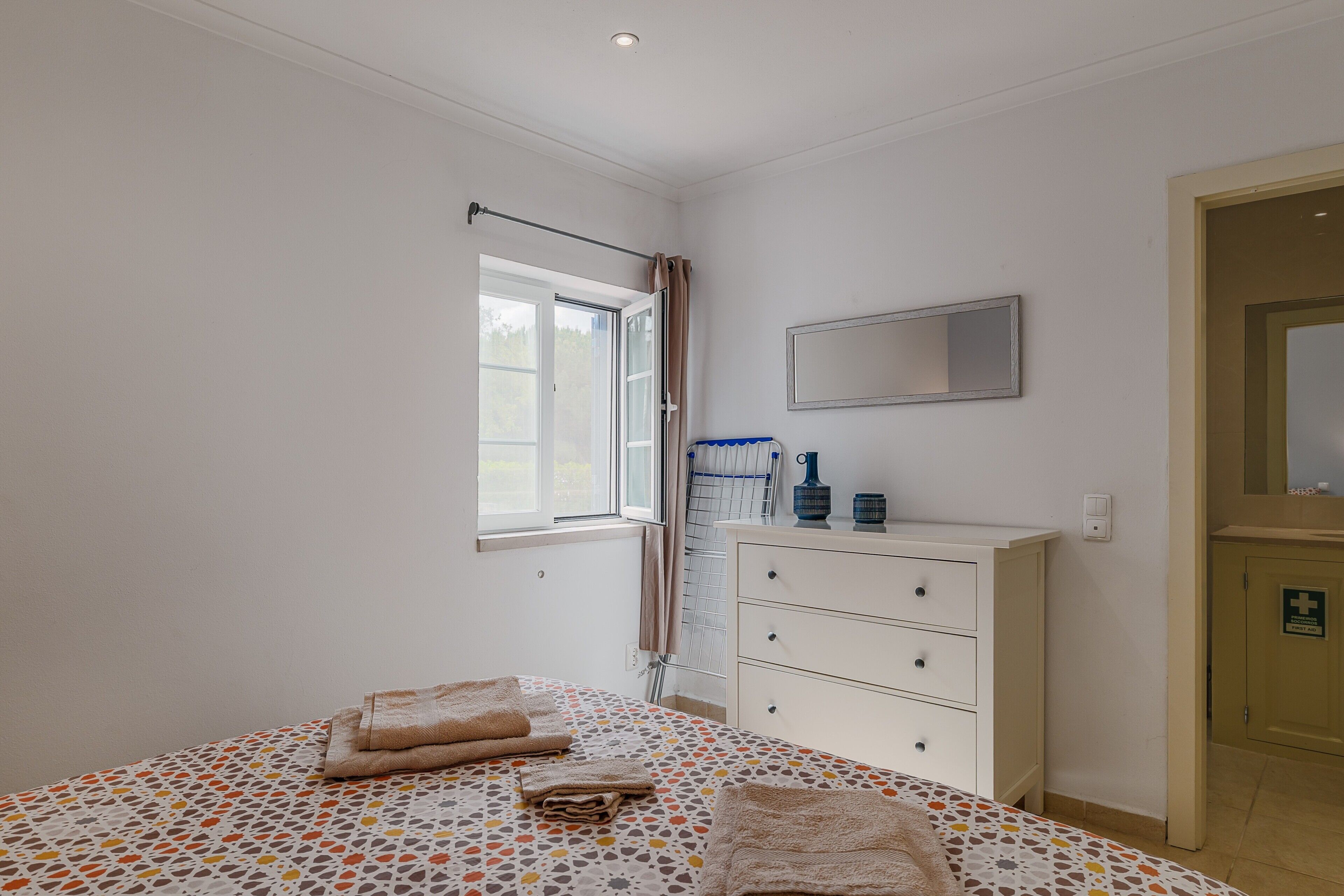 1 chambre, fer et planche à repasser, Wi-Fi, draps fournis