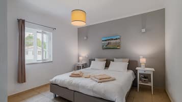 3 chambres, fer et planche Ă repasser, Wi-Fi, draps fournis