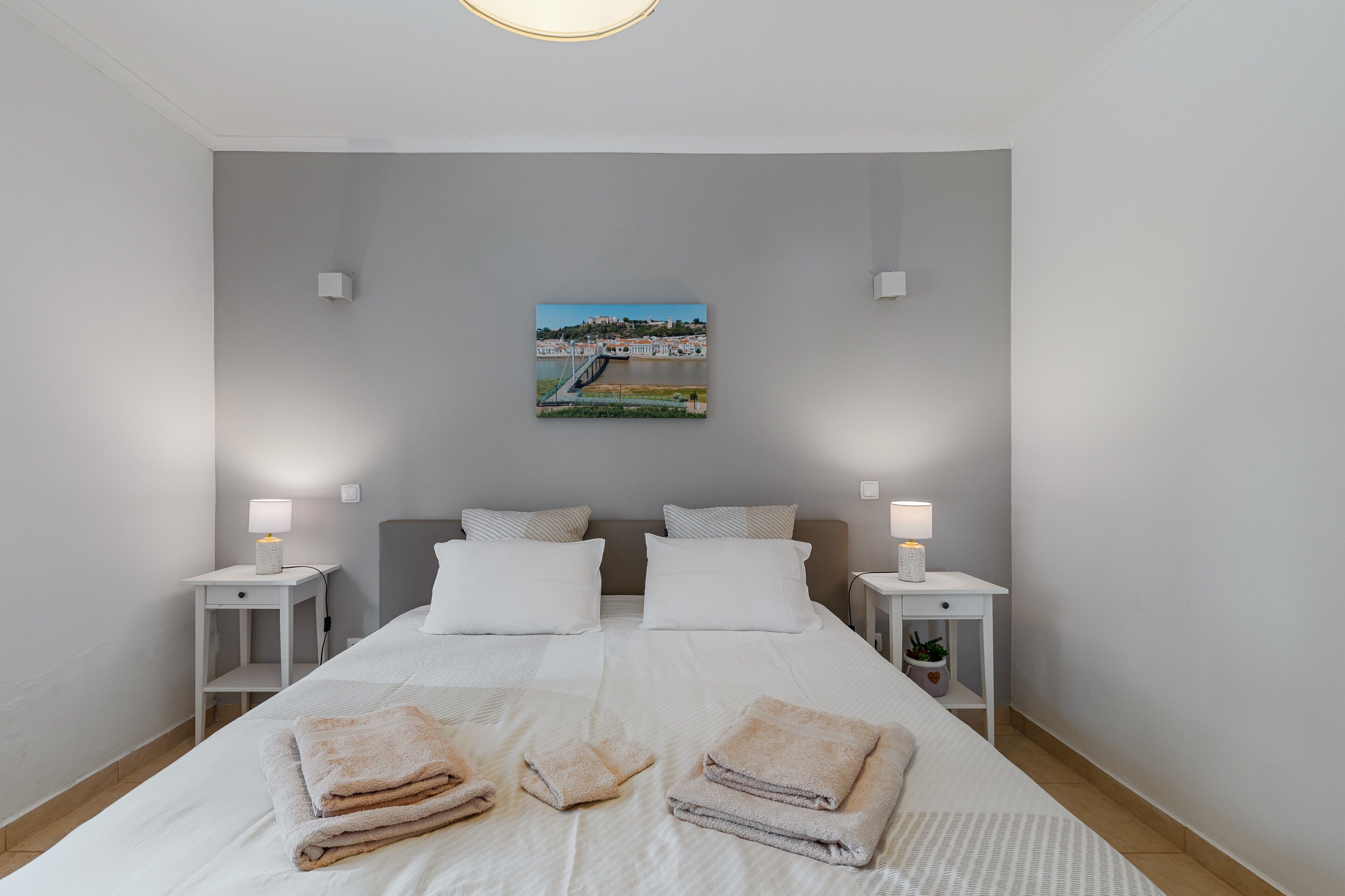 3 chambres, fer et planche à repasser, Wi-Fi, literie fournie