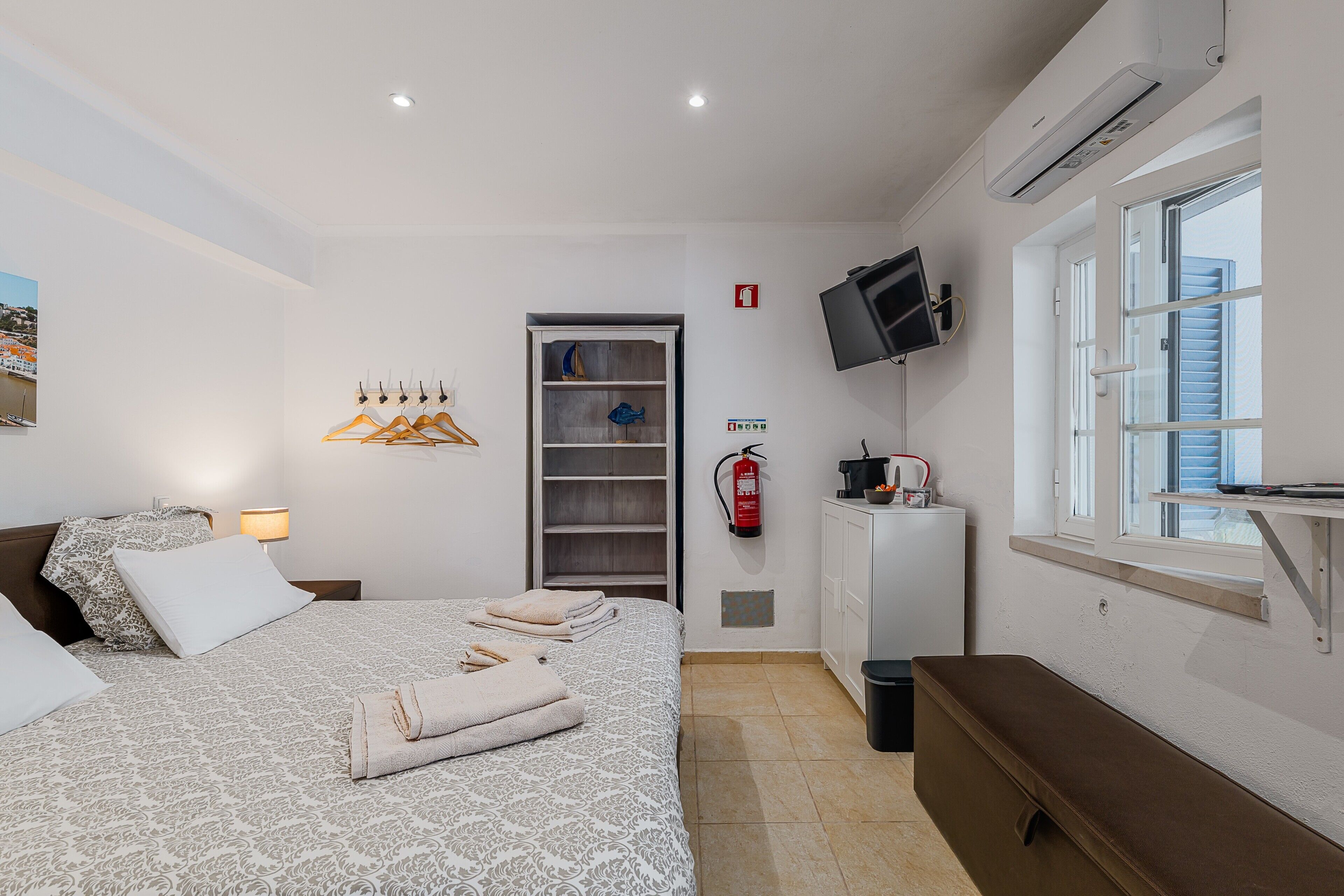 1 chambre, fer et planche à repasser, Wi-Fi, literie fournie