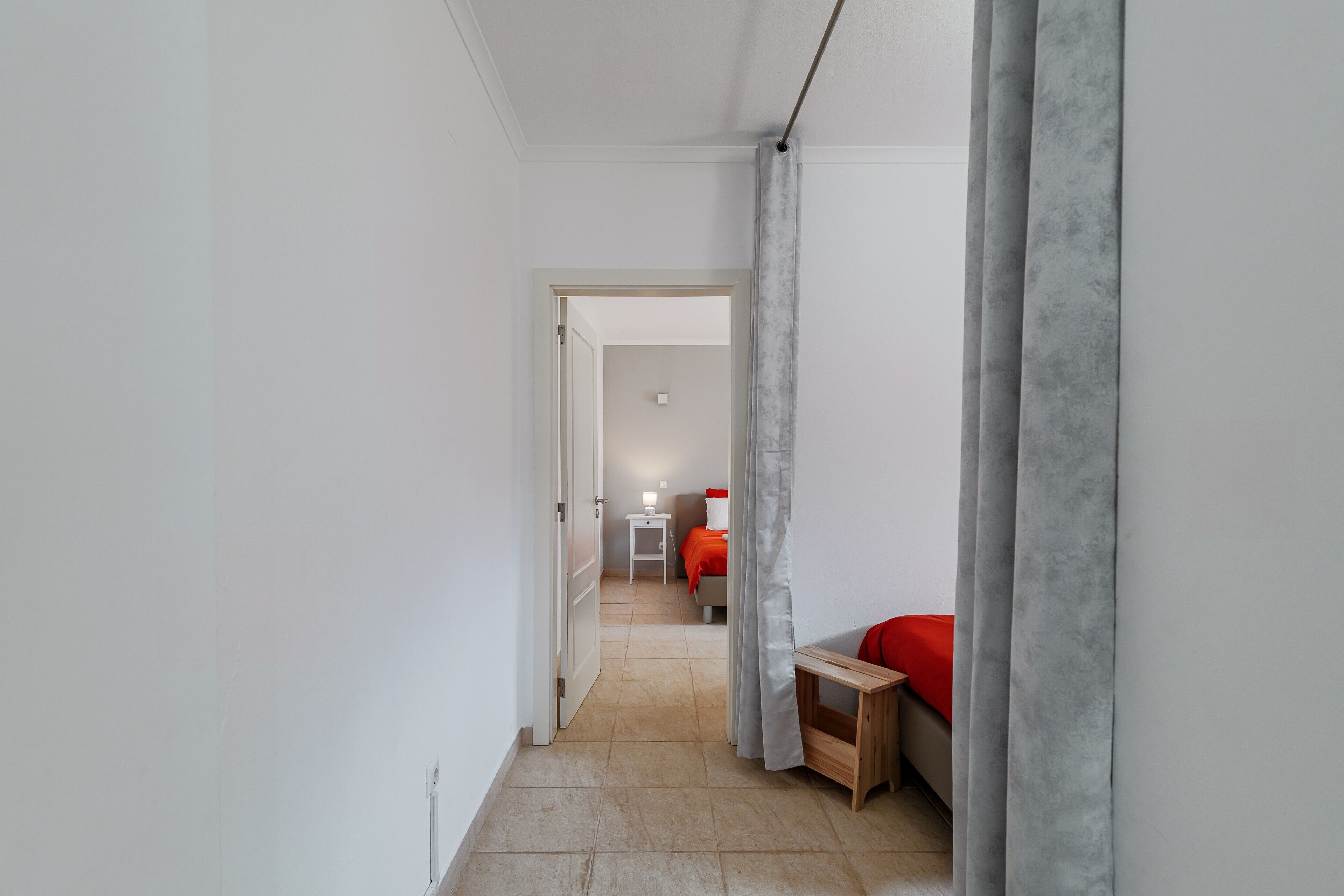 3 slaapkamers, een strijkplank/strijkijzer, wifi, beddengoed