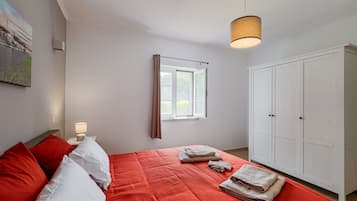 3 chambres, fer et planche Ă repasser, Wi-Fi, draps fournis