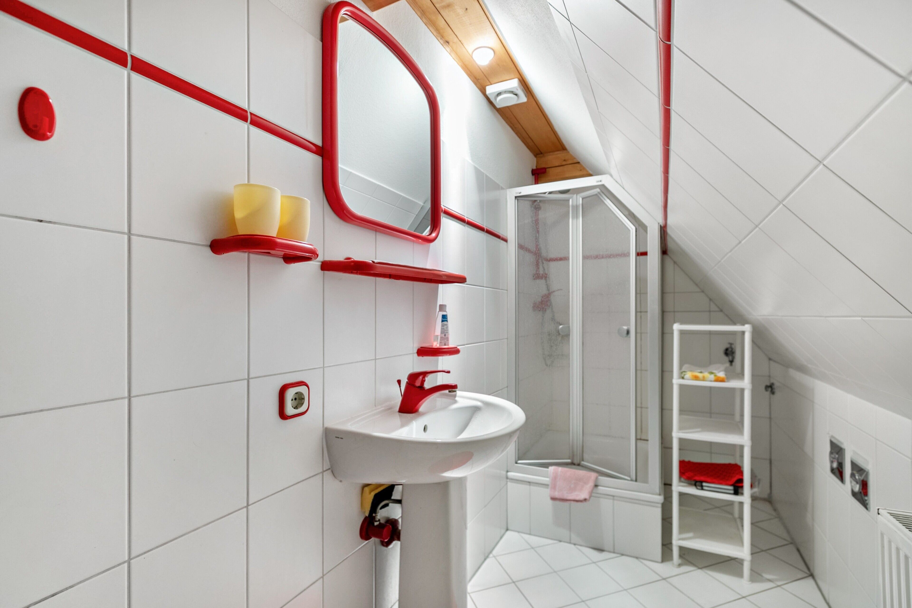 Shower, towels