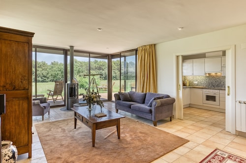 Villa „Greta“ mit Bergblick, privatem Pool und WLAN