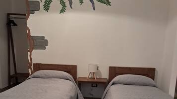 3 chambres, fer et planche Ă repasser, lit parapluie, draps fournis