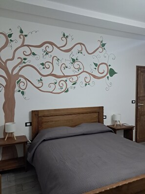 3 bedrooms, iron/ironing board, travel crib, bed sheets