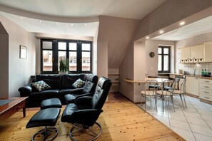 Appartement Familial, balcon | Salle de séjour