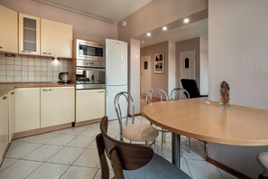 Family Apartment, Balcony | Dining - RentPlanet - Apartament św. Antoniego (Wrocław)