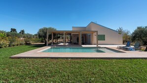 Unclassified image, 5 of 24, button - UVintarieddu Casa Biancolilla, private pool, olive grove, and the sea at Sampieri (Sicilia)