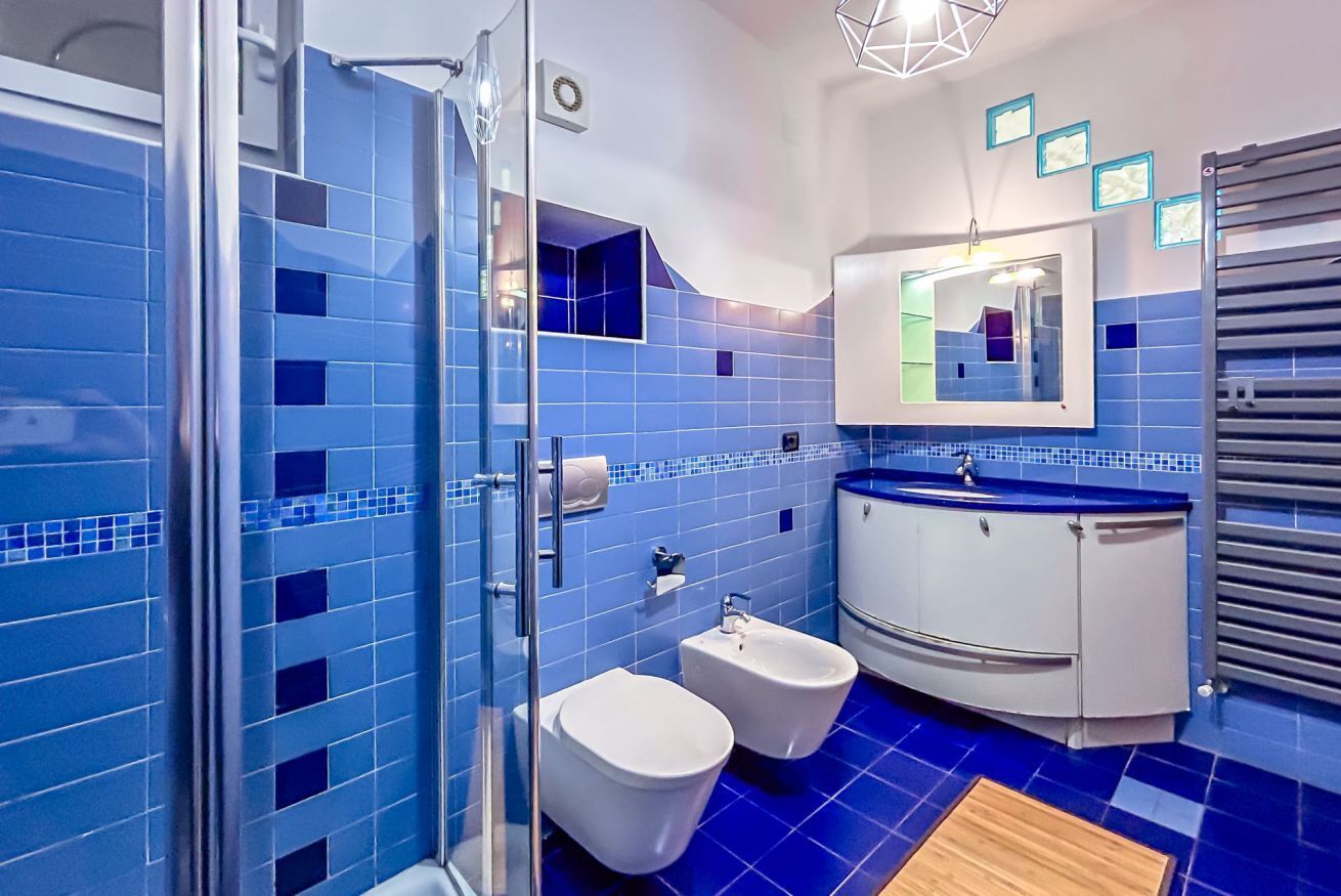 Dusche, Bidet, Handtücher