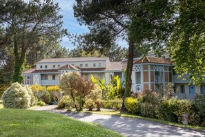 Exterior - Apartment 'Roumegoux' with Shared Pool and Private Terrace (Moliets-et-Maa)