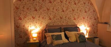 2 bedrooms, iron/ironing board, Internet, bed sheets