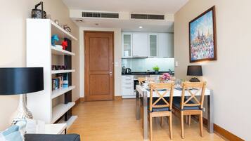Fridge, microwave, stovetop, coffee/tea maker