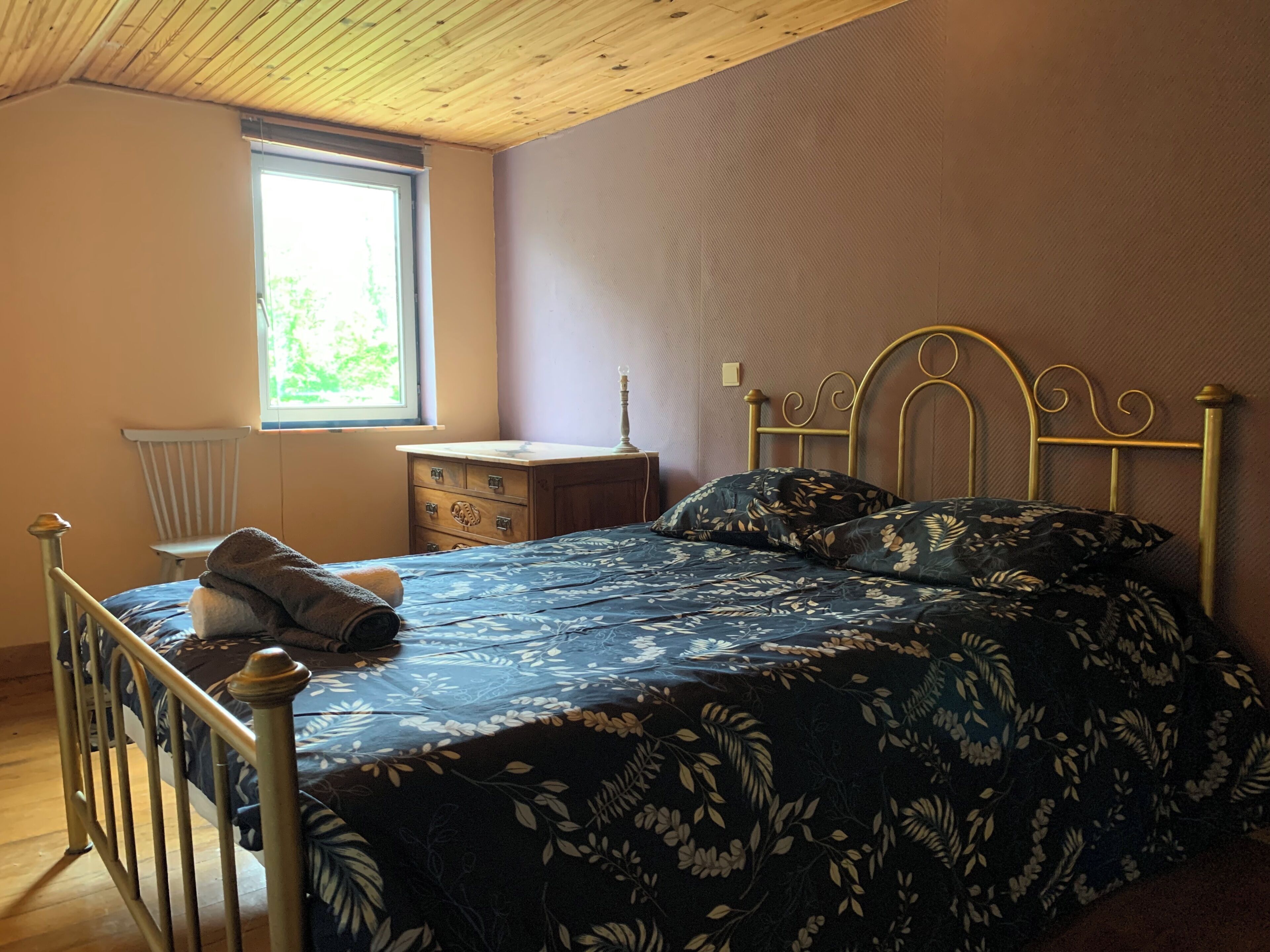 4 habitaciones y ropa de cama 