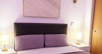 Stylish 2BR Wembley • Balcony • Parking