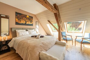 Habitación de lujo doble, baño privado | Cortinas opacas y wifi gratis