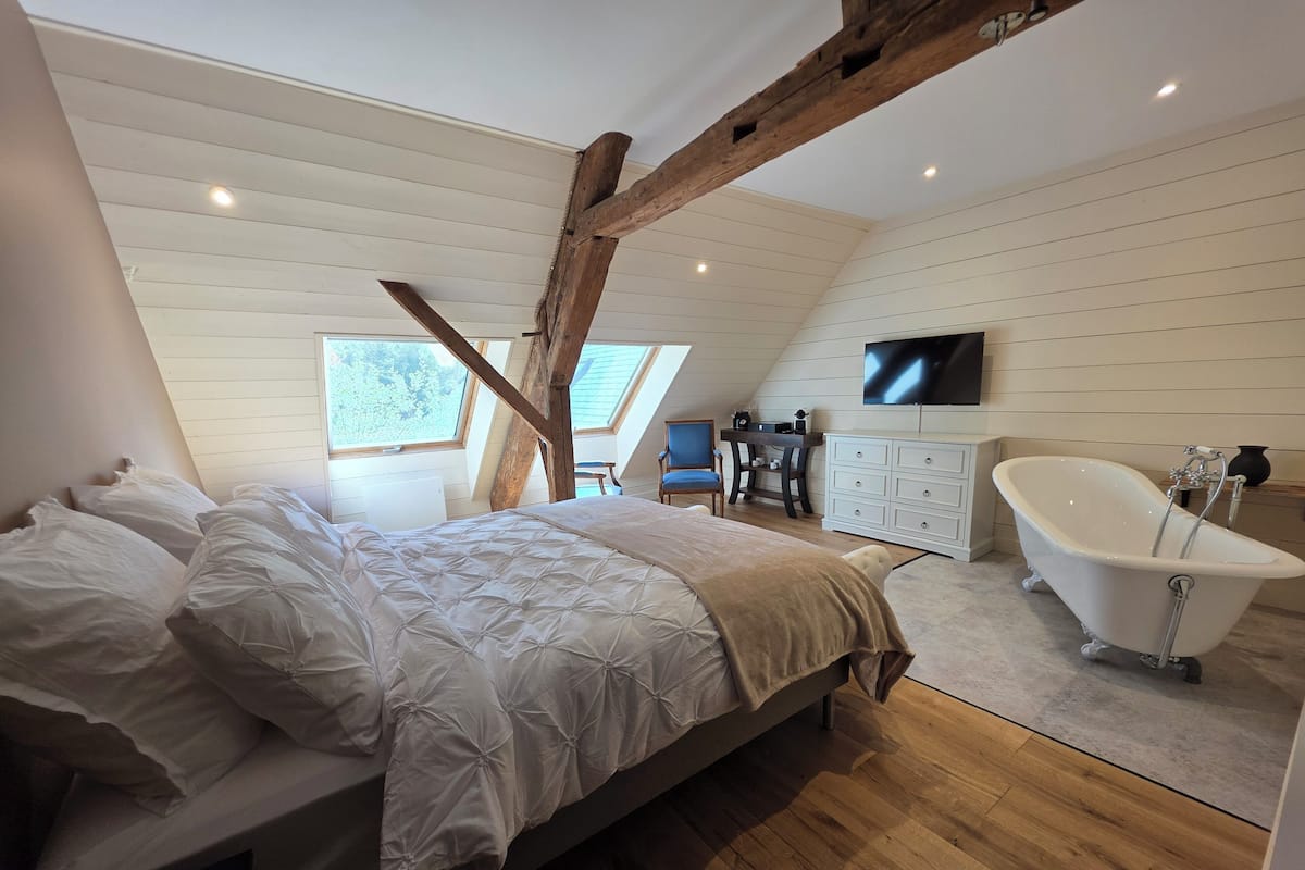 Deluxe Double Room, Garden View