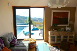 Living area - Architect-designed villa, breathtaking view, 17-meter pool (Cobonne)