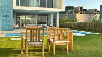Villa, 5 Bedrooms, Sea View | Outdoor dining