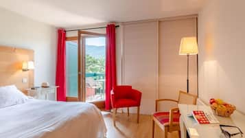 Habitación básica doble, balcón | Wifi gratis y acceso para silla de ruedas