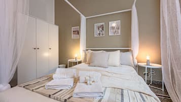 3 camere, una scrivania
