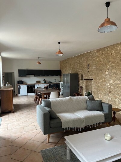 LARGE FAMILY HOME
