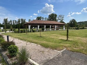 Property grounds - LARGE FAMILY HOME (Savignac-les-Églises)