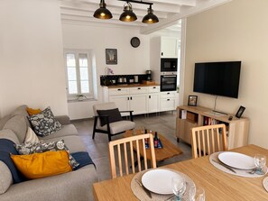 TV, ping pong - Charming welcoming village house - 5 guests (La Chapelle-Saint-Martin-en-Plaine)