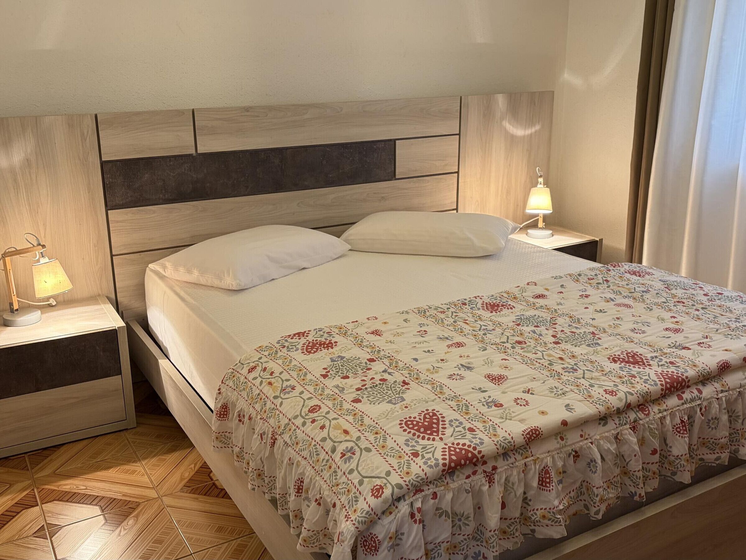 5 bedrooms, WiFi