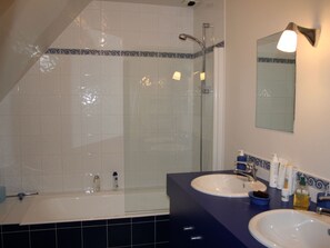 Bathroom - Family house with sea view - 12 guests (Arzon)