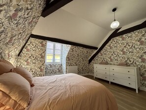 3 bedrooms, free WiFi - Spacious gîte in Chantelle, pets allowed (Chantelle)