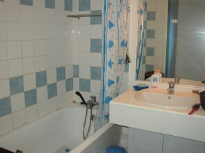 Bathroom - AGREABLE t2 mezzanine- SEASIDE (LE GRAU DU ROI)